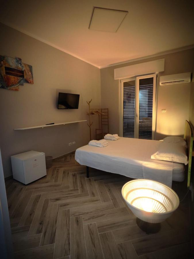 Hotel The House Of The Waves Brindisi Exterior foto